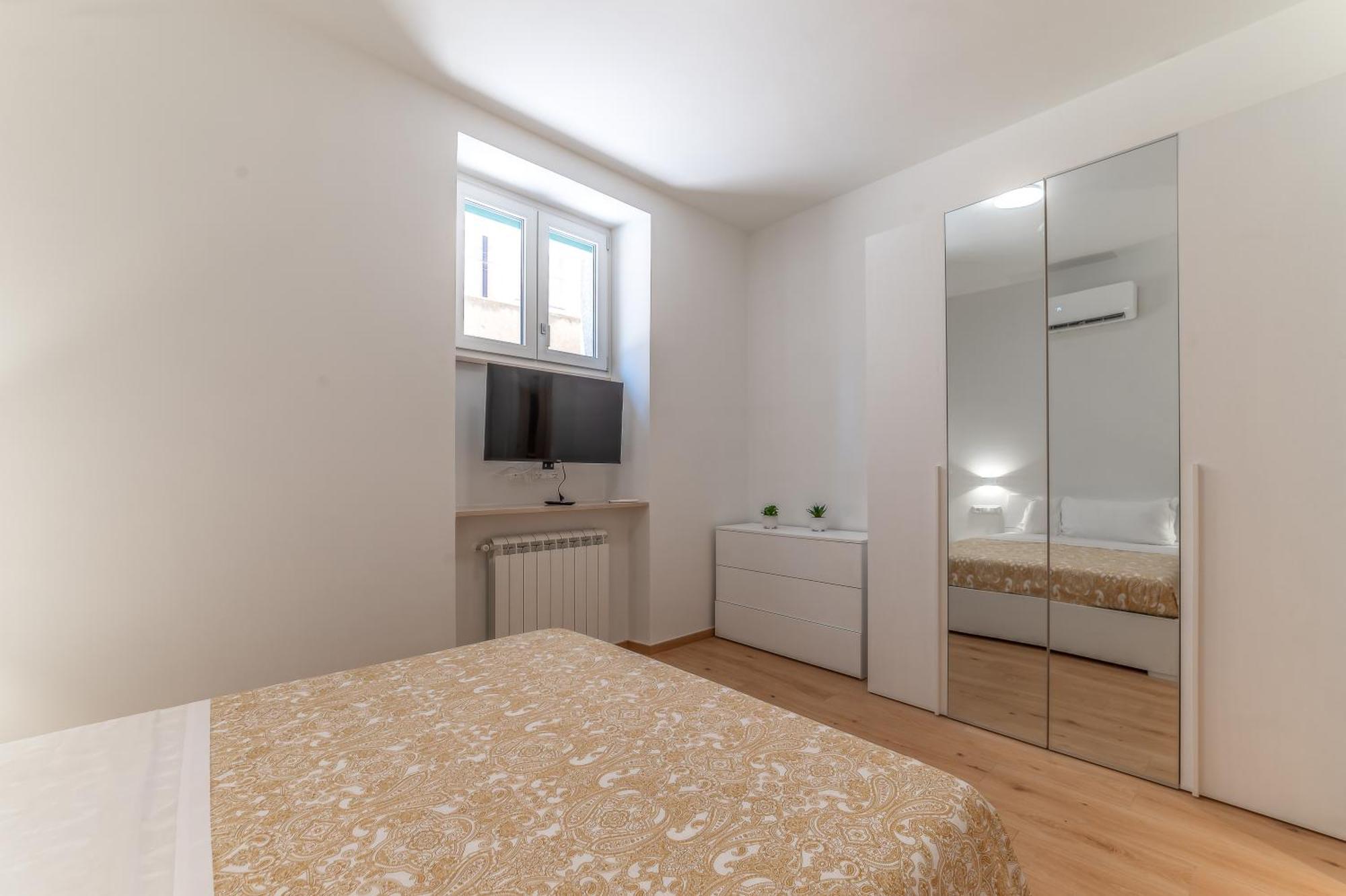 Apartamento Cento - Metro Mirti & Free Wifi